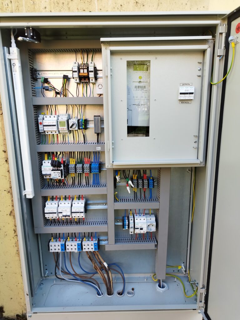 Gatvės apšvietimo valdymo spinta